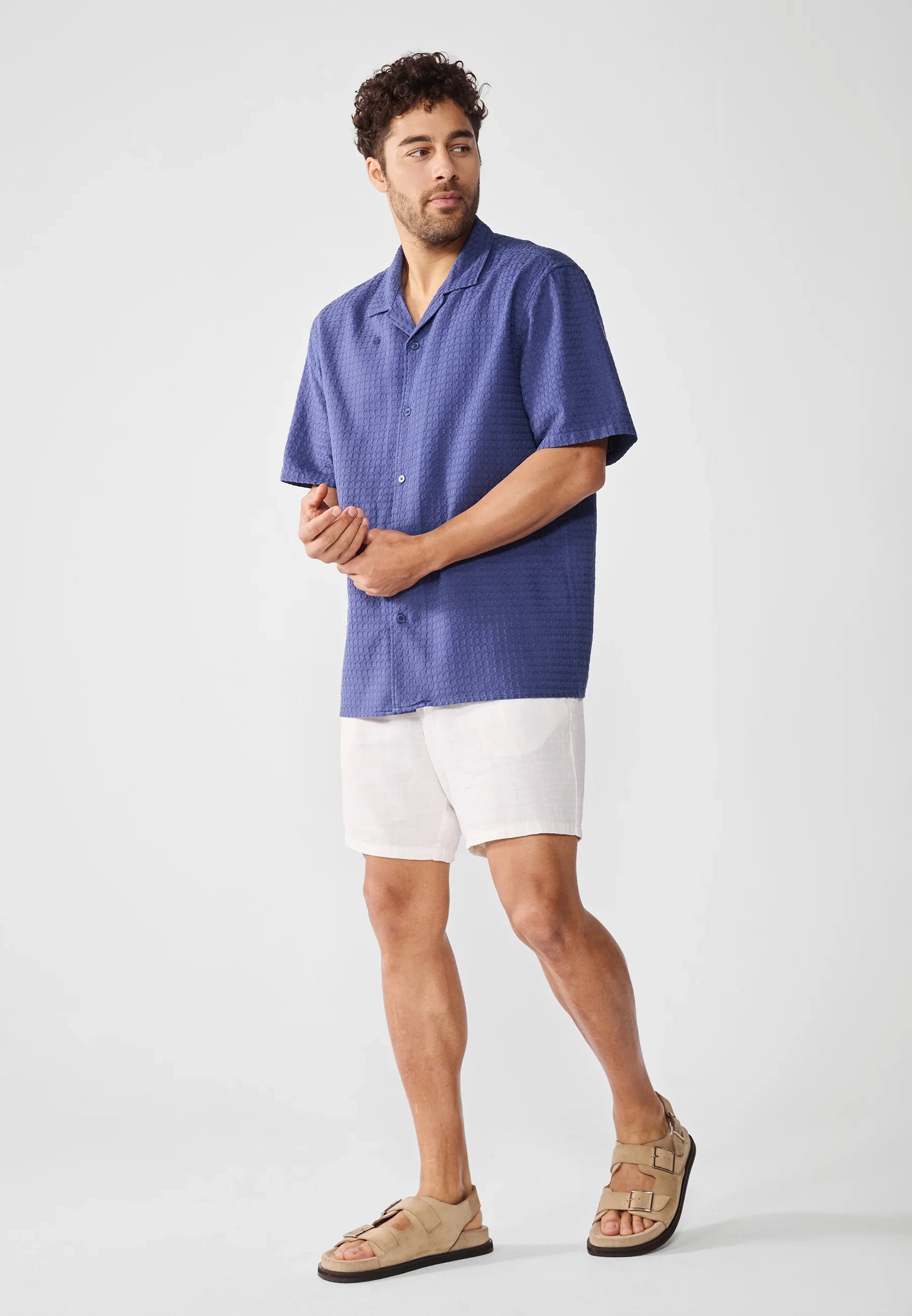 Chemise ample à rayures bleu marine et blanches – Manches courtes
