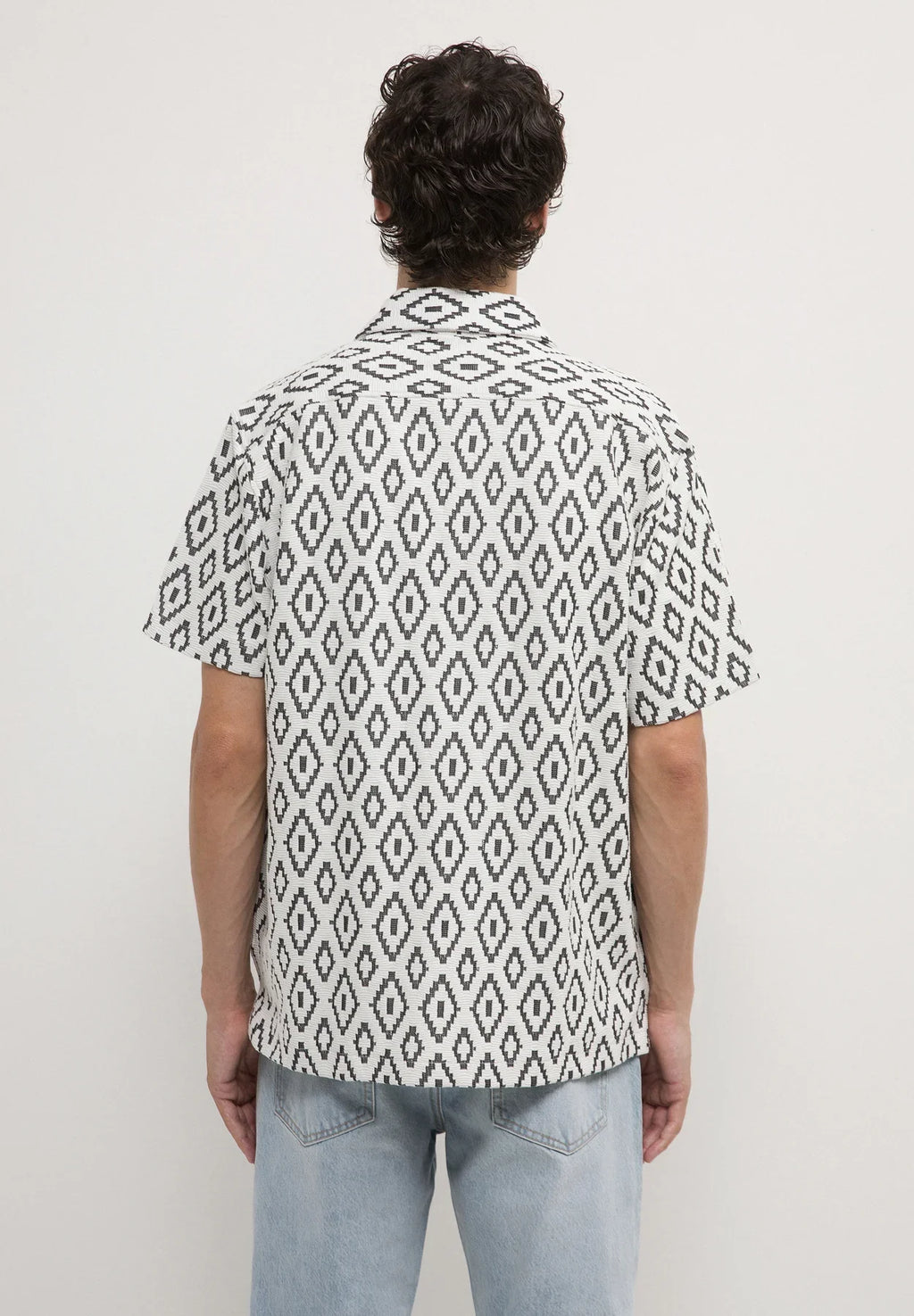 Chemise en lin à col mao – Rayures sable et blanc