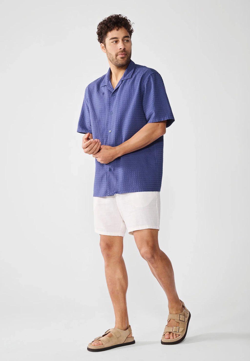 Chemise ample à rayures bleu marine et blanches – Manches courtes