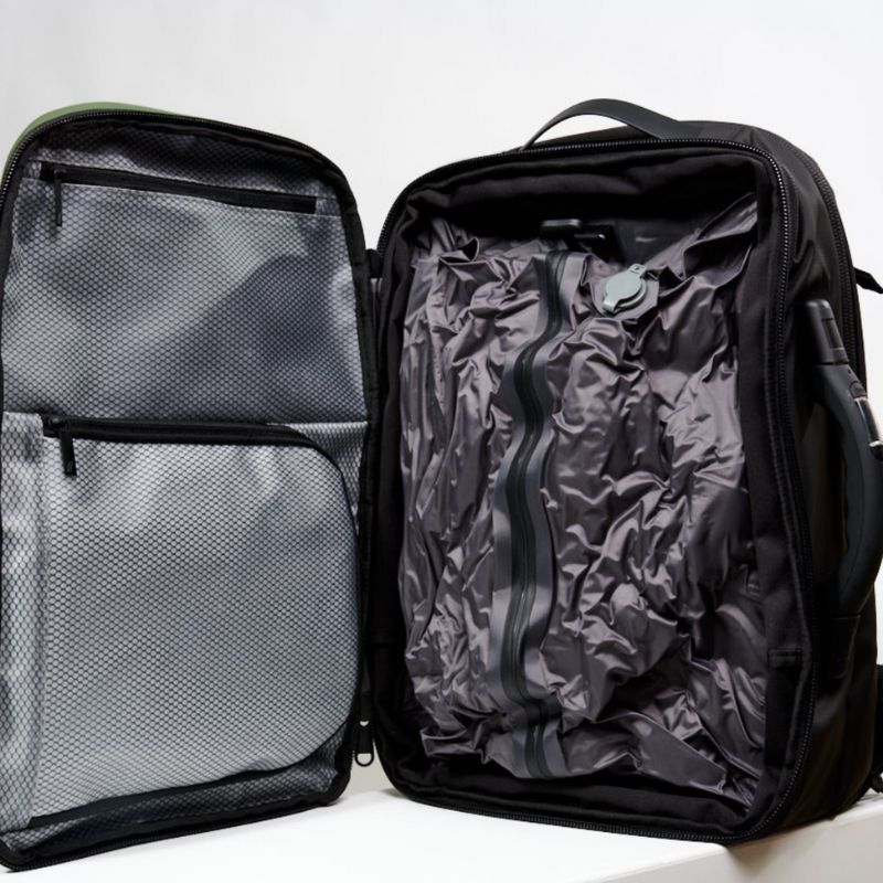 Travel backpack | OFFRE LIMITÉE